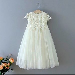 Girls lace dress